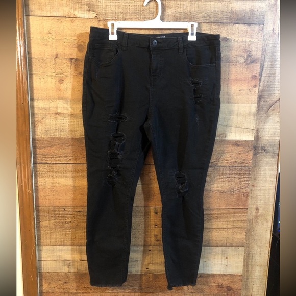 No Boundaries Denim - No Boundaries distressed mid rise skinny jeans